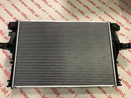 Fotografia produktu PAMMELSON PAM5801264635 CHŁODNICA WODY IVECO DAILY V 2.3, 3.0 JTD, HDPI 11- WLOTY Z JEDNEJ STRONY Radiator 640x440x38, wloty wody  na szybkozłączki średnicy 38,5 mm.